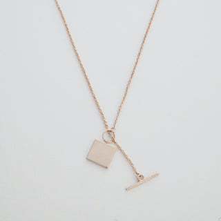Gwyneth Toggle Necklace
